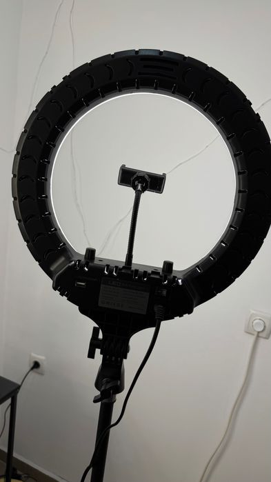 Кільцева лампа з посиленим штативом