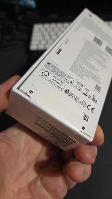 Nowy nieotwierany Samsung Galaxy Watch8 LTE (44mm) Graphite