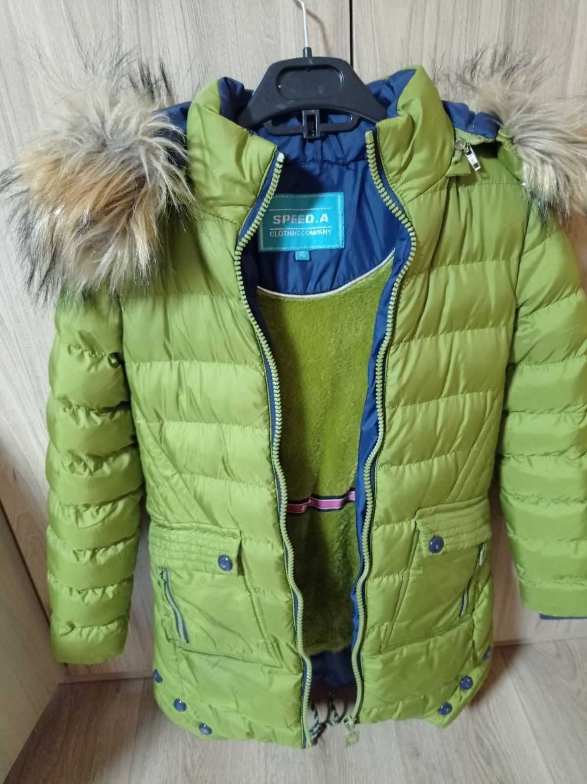 Зимова куртка на дівчинку, зріст 140 см