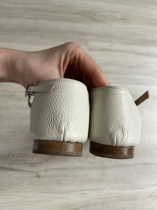 T-bar українського бренду ikos молочного кольору