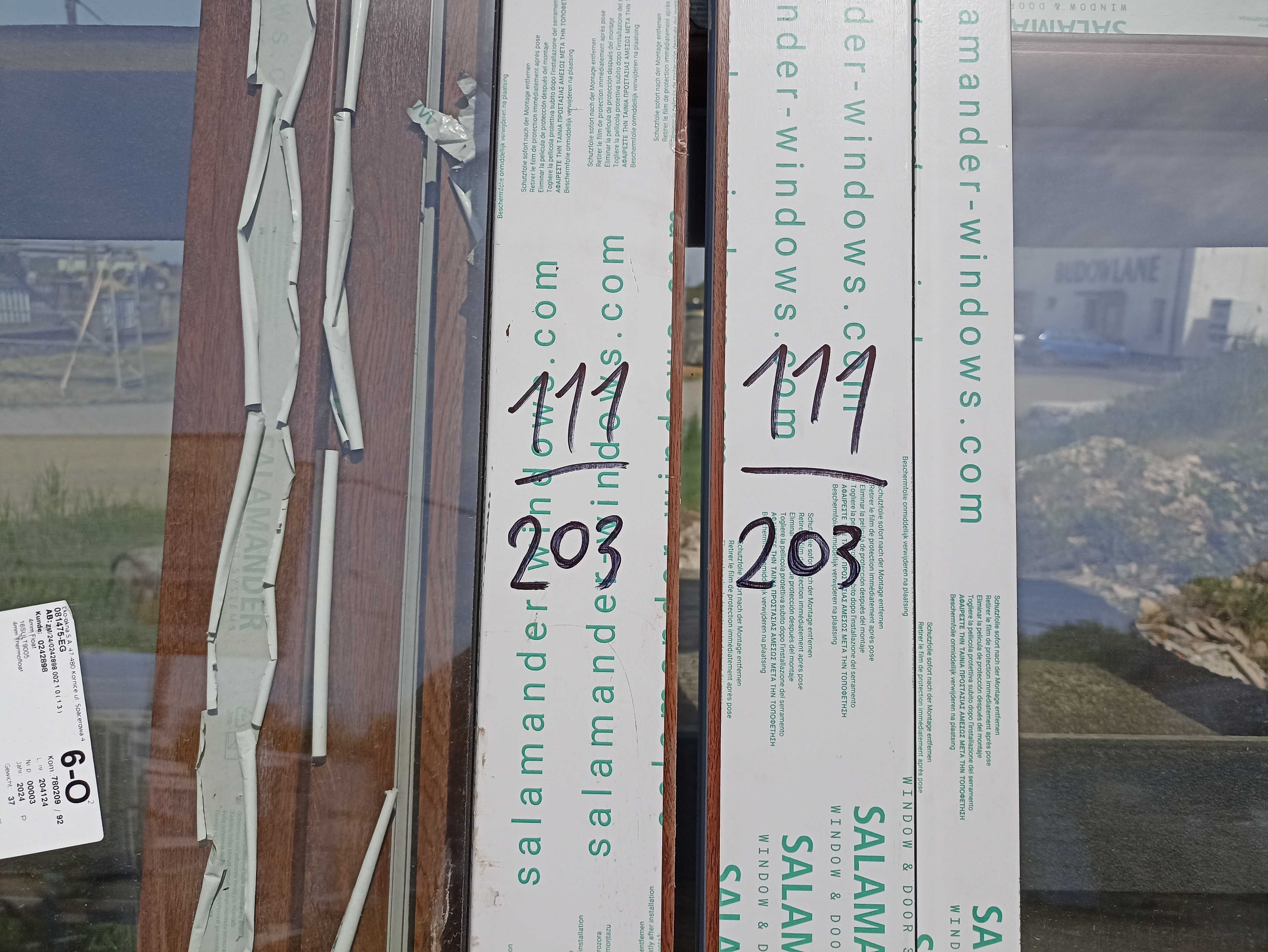 Okno balkonowe z fix 222/203 brąz