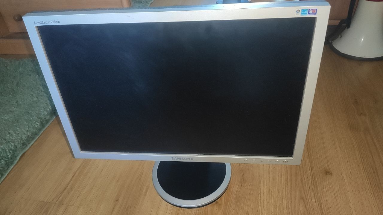Монитор Samsung SyncMaster 205 BM