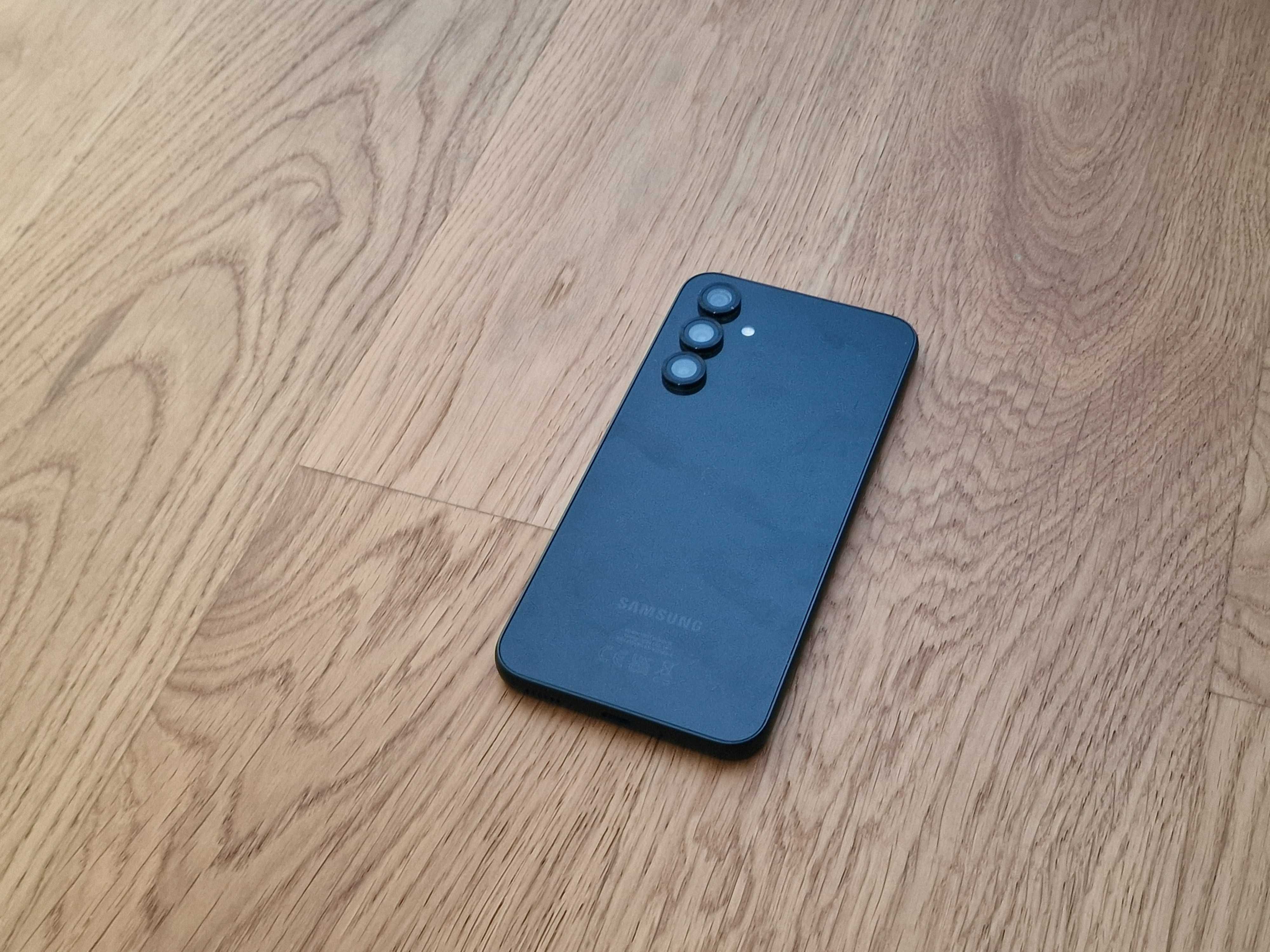 Samsung A54 5K z małą wadą