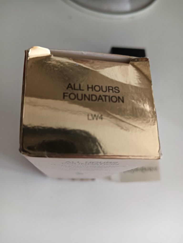 YSL podkład LW4 matujący