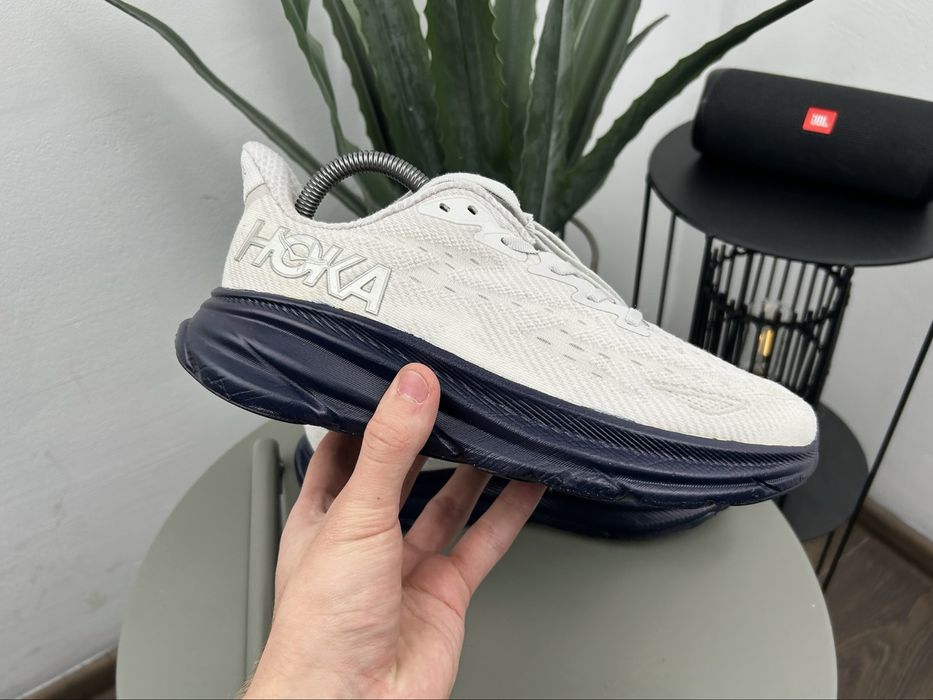 Оригінал! Кросівки Hoka Clifton 9 40.5 розмір М06026