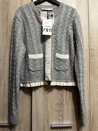 Nowy sweter Zara
Rozmiar M
100% wełna, miły w dotyku

Długość : 60 cm