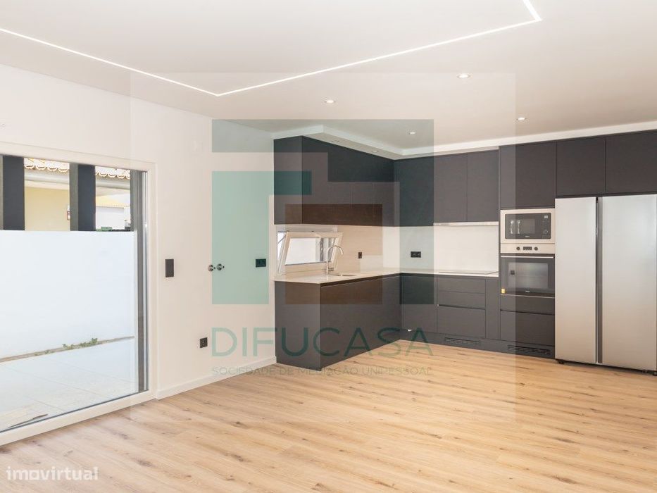 Moradia Geminada T4 - PRONTA A HABITAR