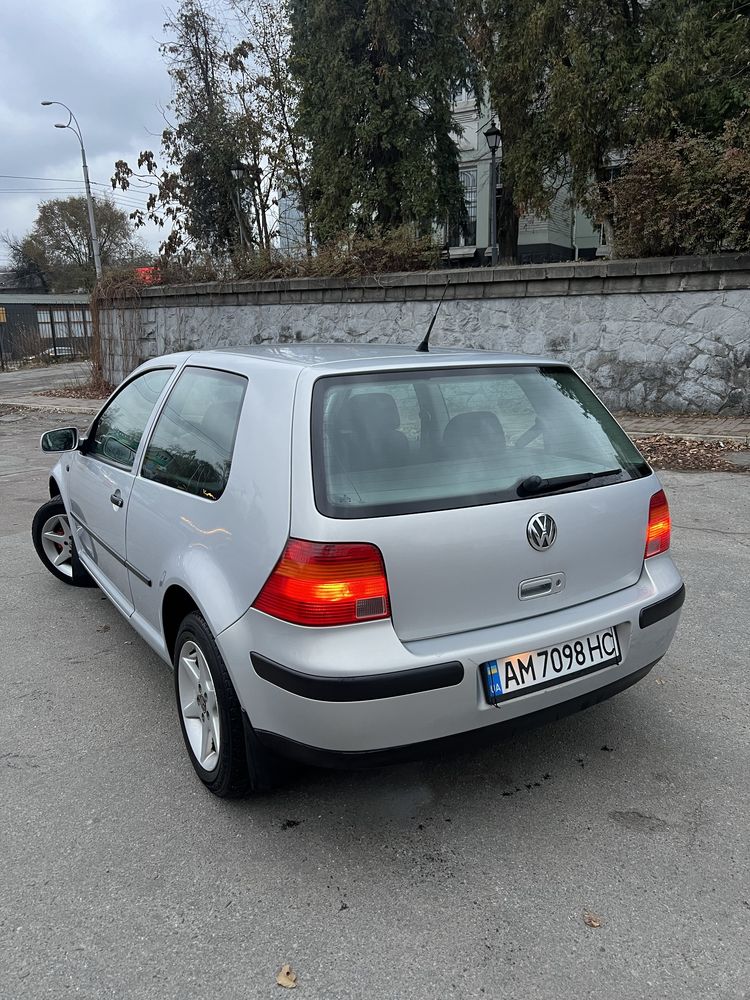 Volkswagen Golf 4