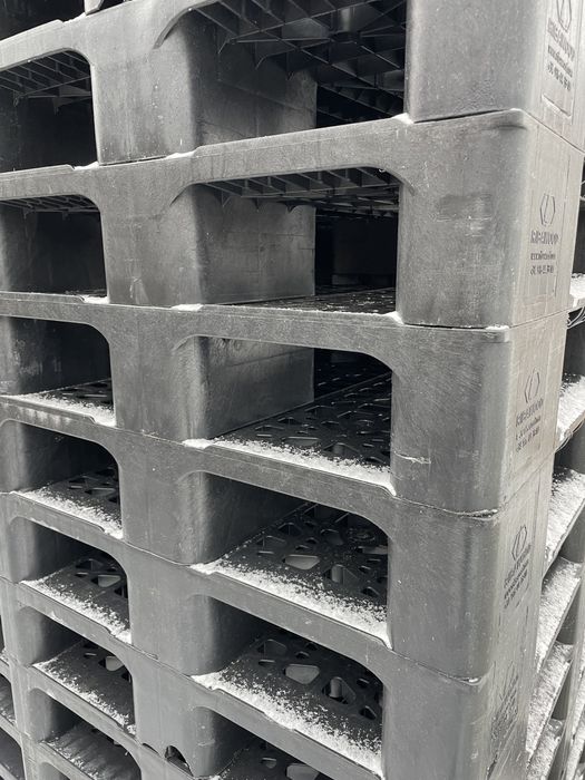 Palety plastikowe 120x80 Mocne&Od reki