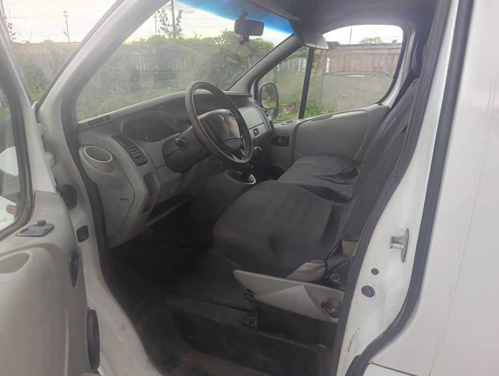 Renault Trafic 1.9 diesel 2002 rok 6 osób brygadowka hak bagaznik