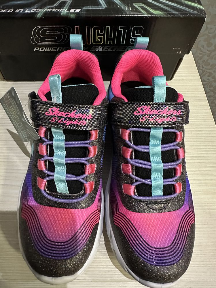 Skechers з підсвіткою р27,5 -35