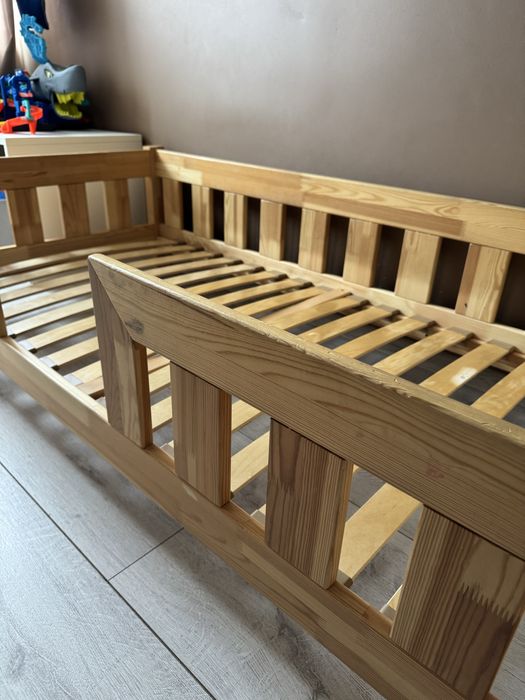 Łóżko dziecięce drewniane