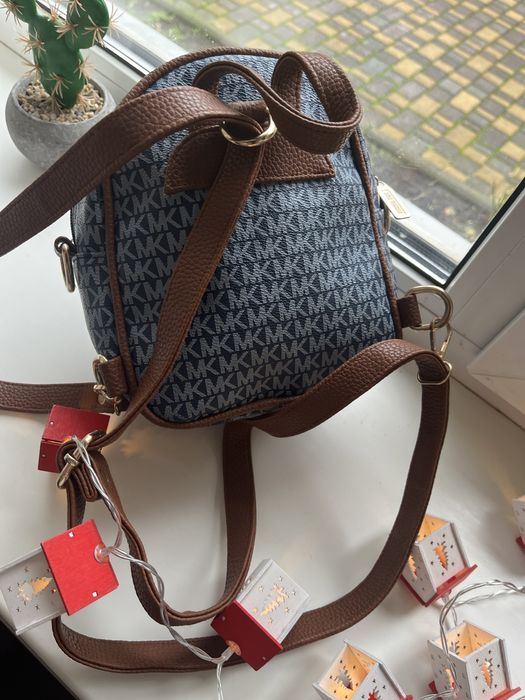 Рюкзак Michael Kors та різні сумки