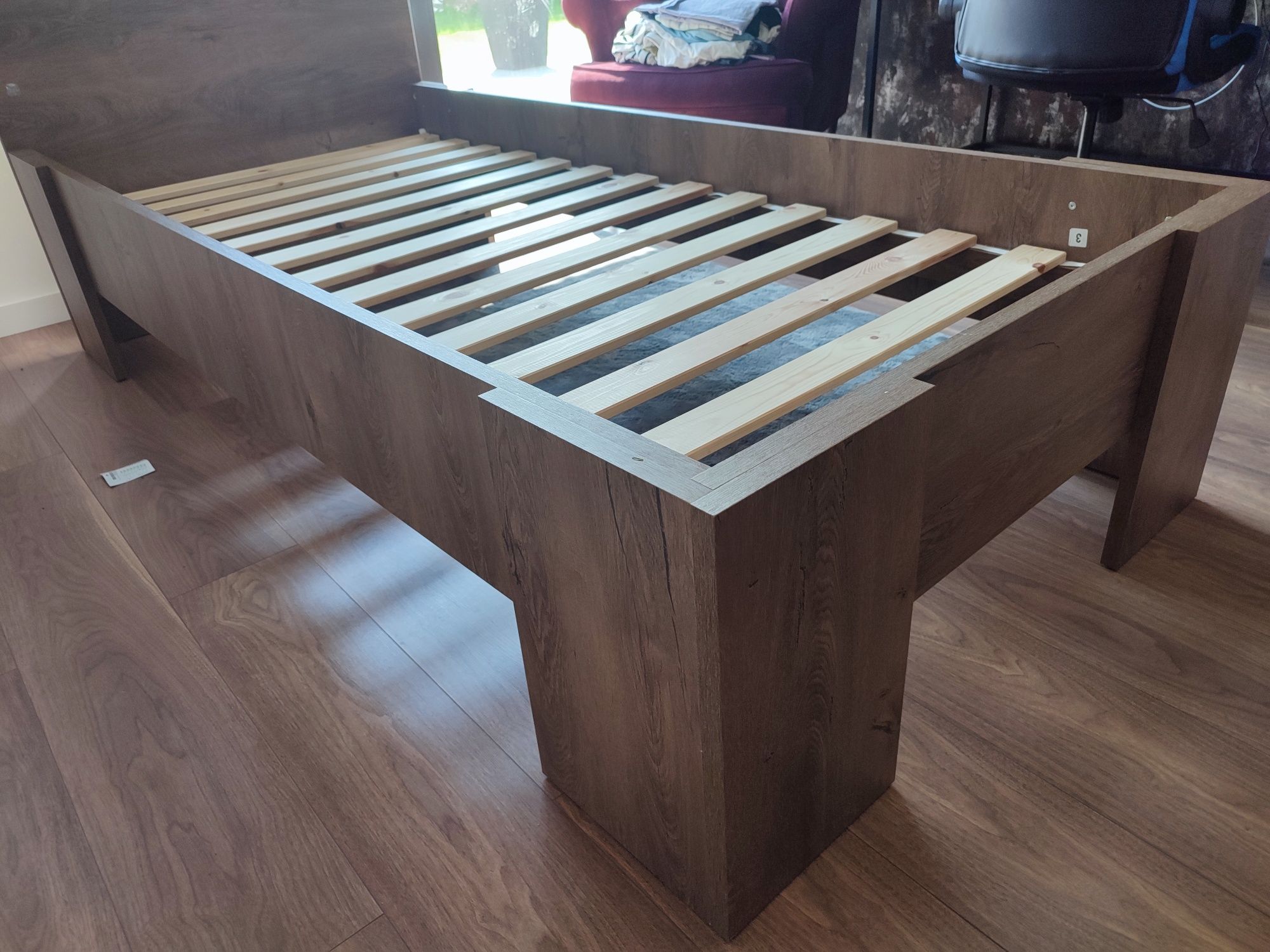 Łóżko Jysk jednoosobowe 90x200