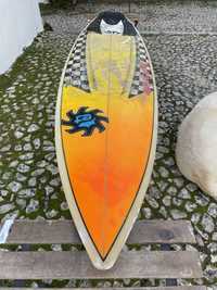 Prancha surf Energia Tropical 5 5 com deck e fins