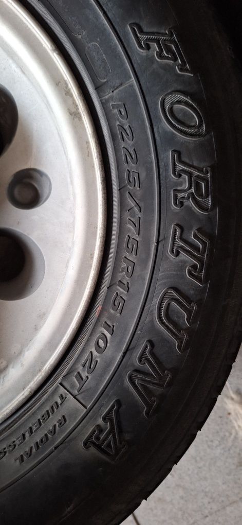 Vendo jantes dum opel frontera a longo