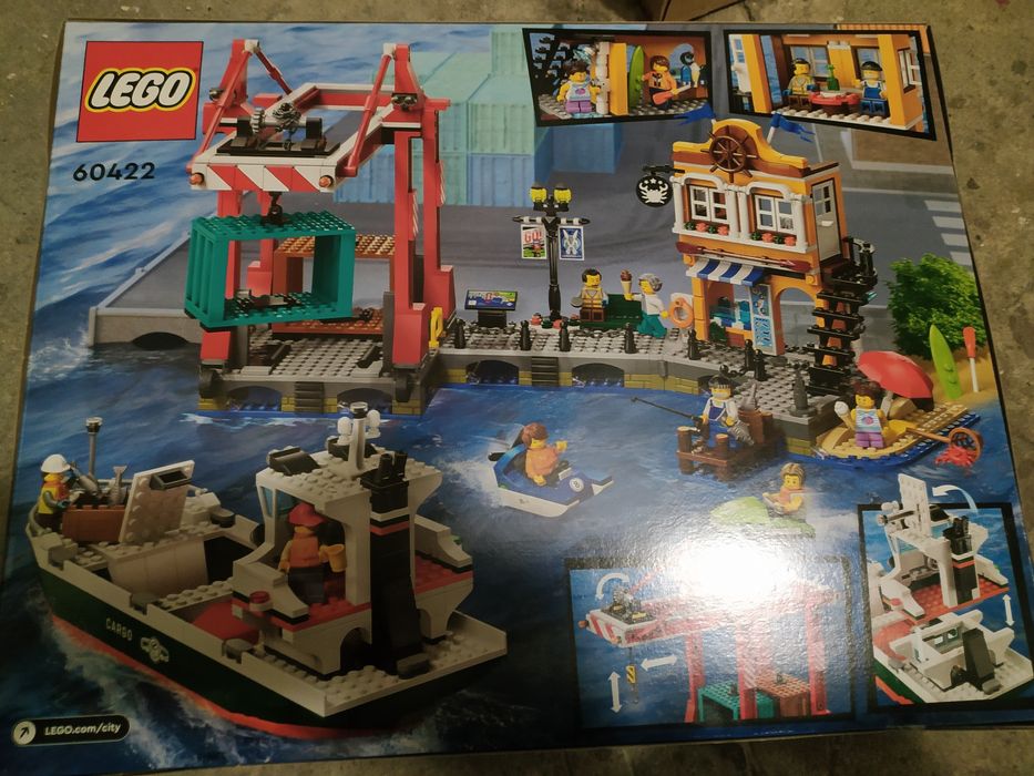 LEGO City 60422 - Nadmorski port ze statkiem towarowym
