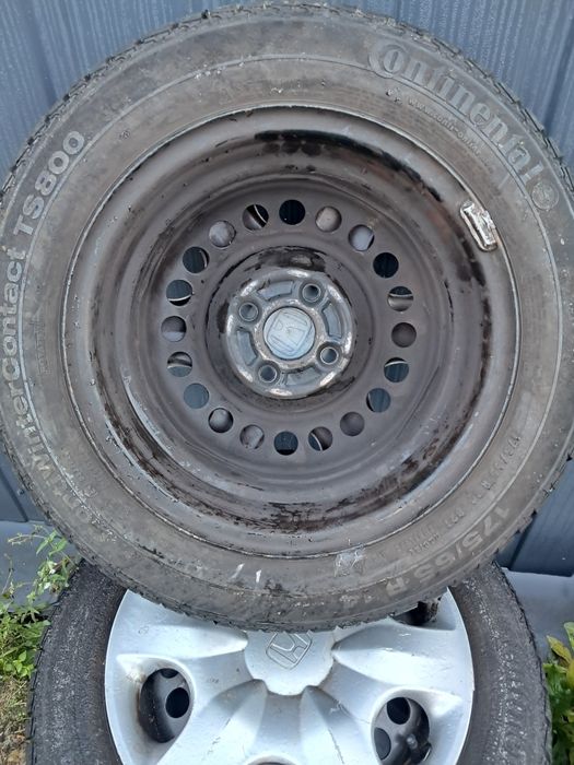 Opony zimowe z felgami Honda175/65 R14