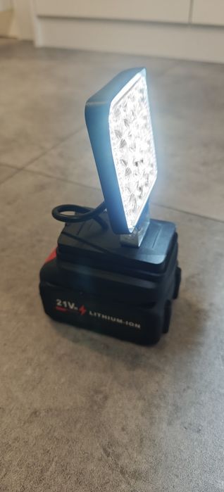 Lampka roboczą LED z akumulatorem