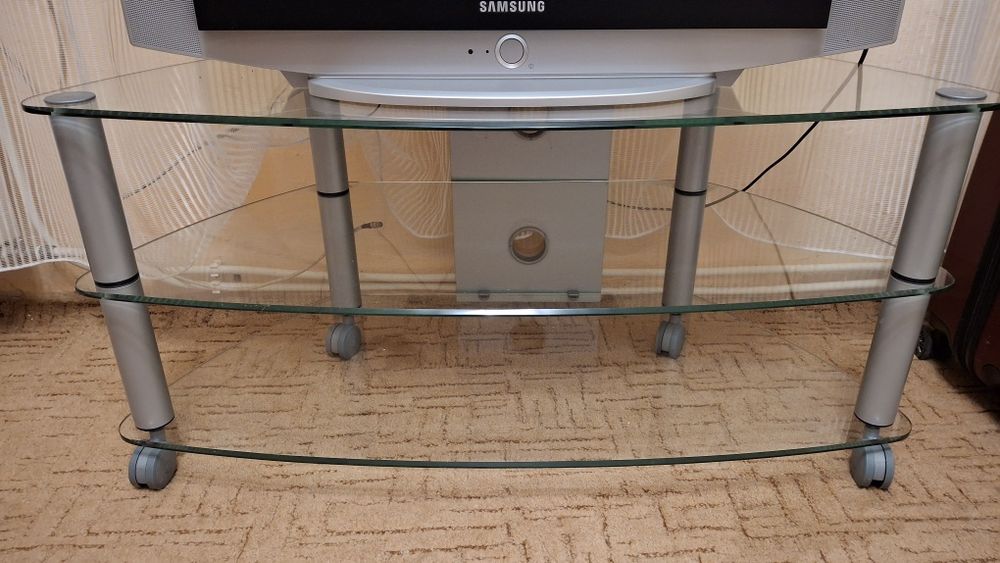 Столик під телевізор з скла.