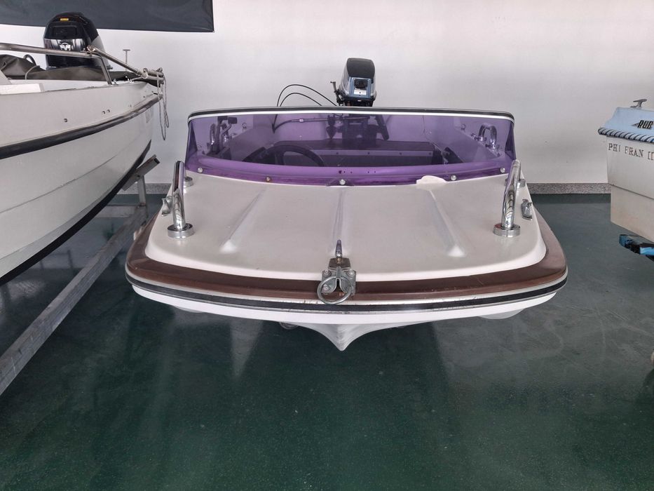 Barco VIMAR 320 com o motor YAMAHA 6HP
