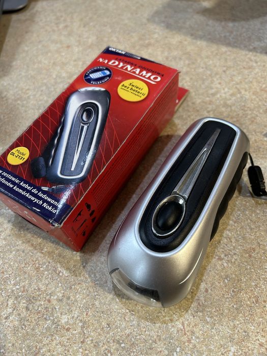 Latarka diodowa na dynamo DL-2131