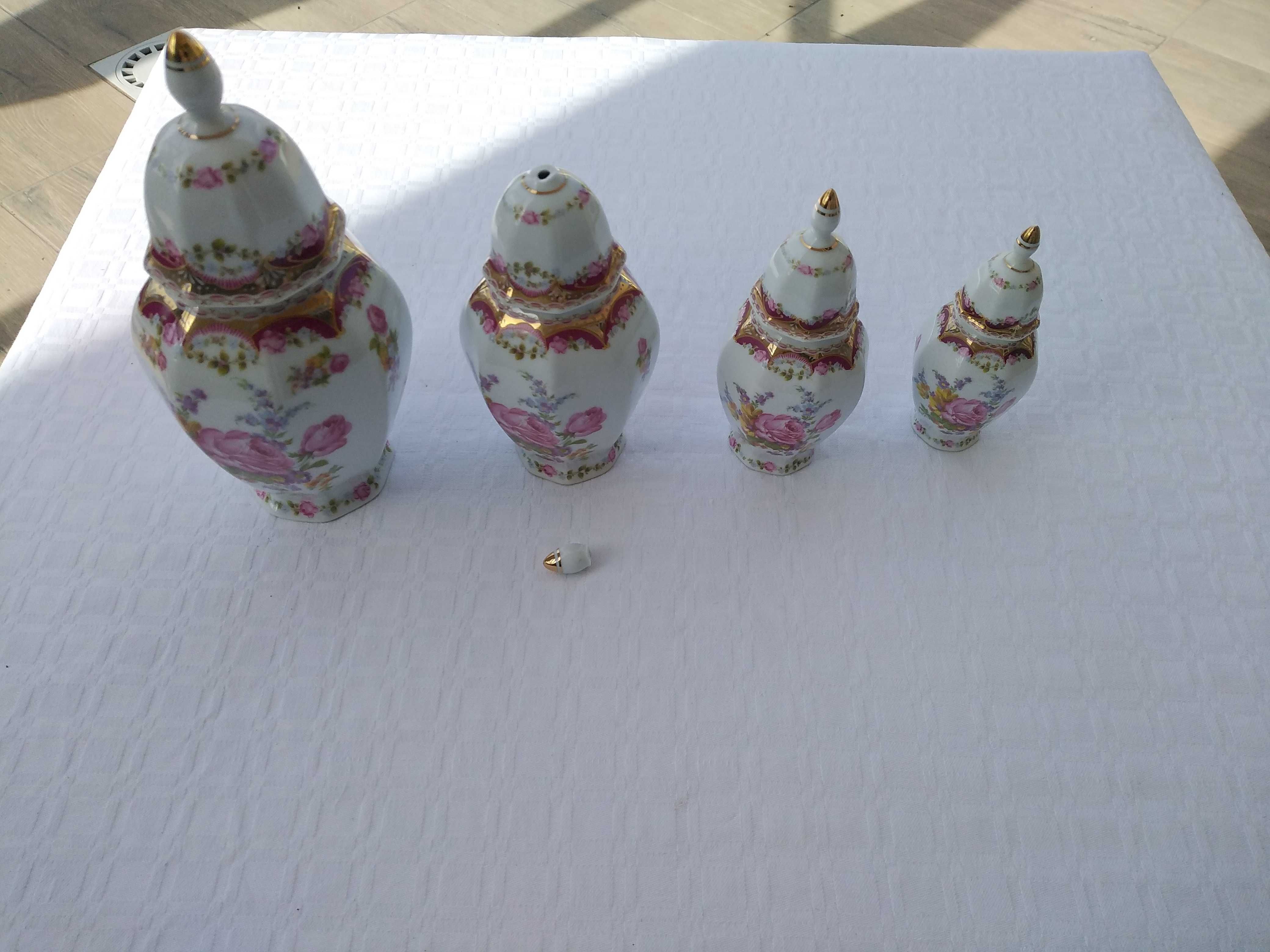 Conjunto de três potes em Porcelana