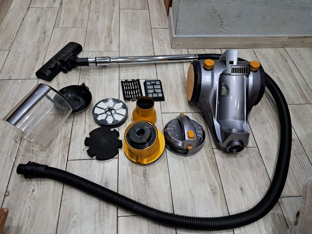 CLATRONIC 2200W odkurzacz bezworkowy