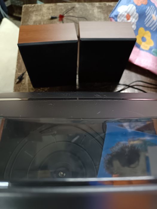 Gira discos com rádio e vinil