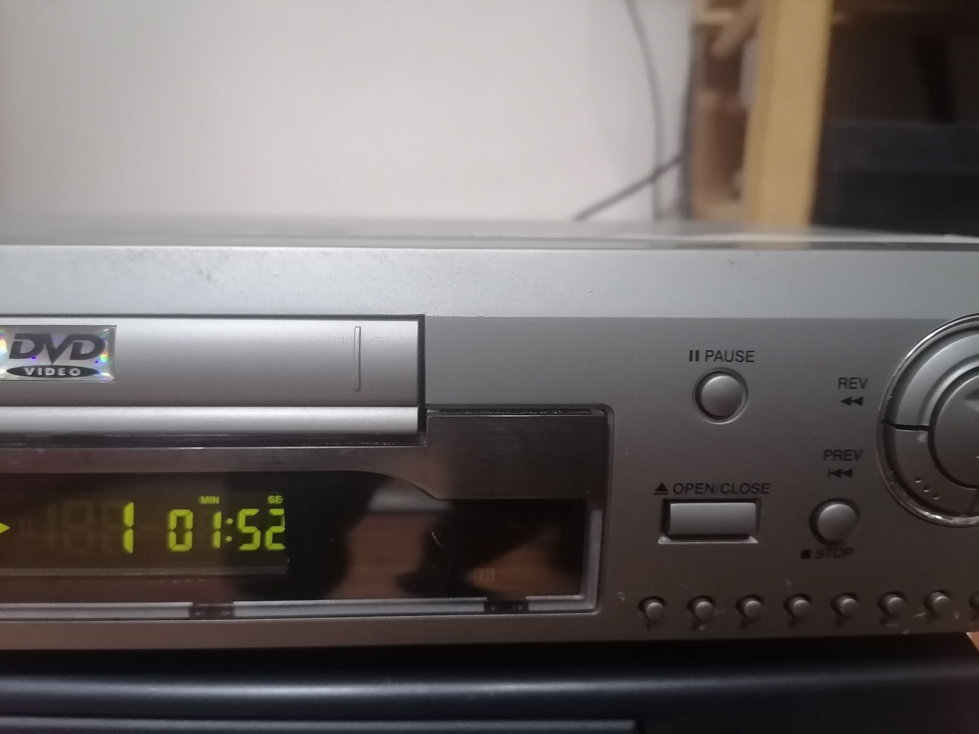 Odtwarzacz DVD/CD/MP3 CAT DV-922