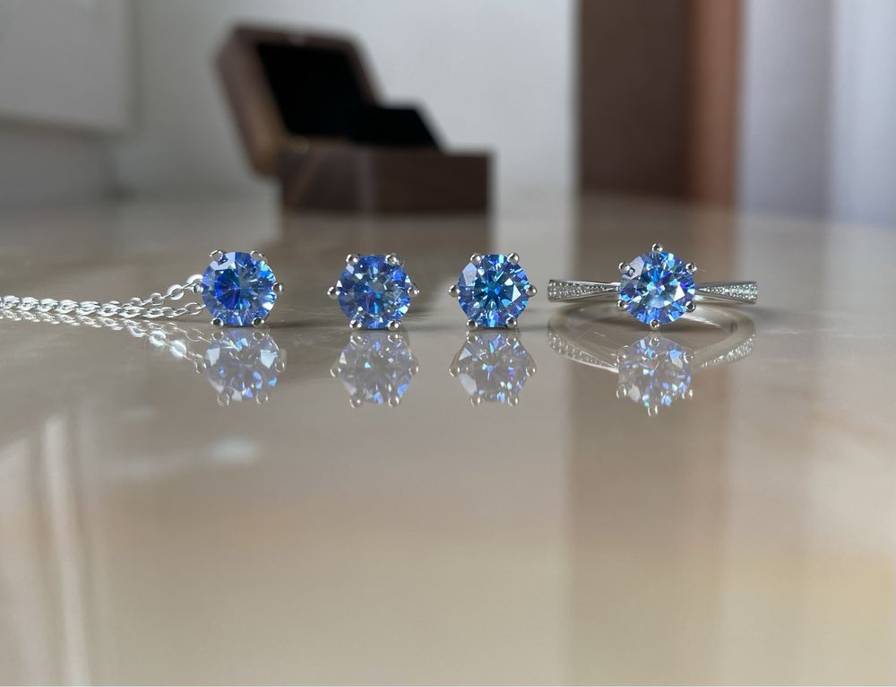 Муасаніт конкурент діамантів Royal Blue сережки кулон колечко