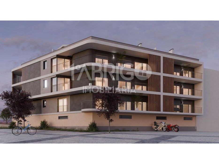 T2 Novo com ótimas áreas, St Clara