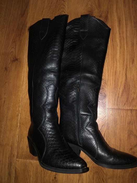 Жіночі  чорні високі чоботи з натуральної шкіри , 37 розмір.