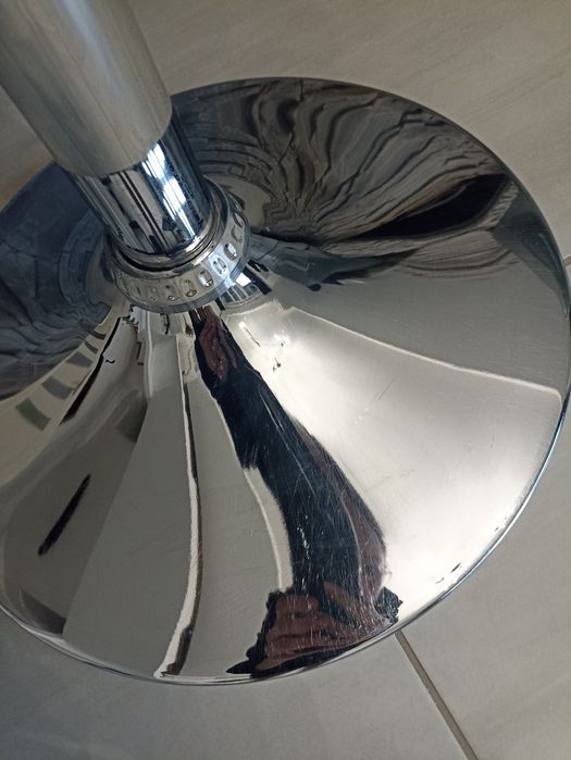 Krzesło czarne obrotowe pikowane ekoskóra