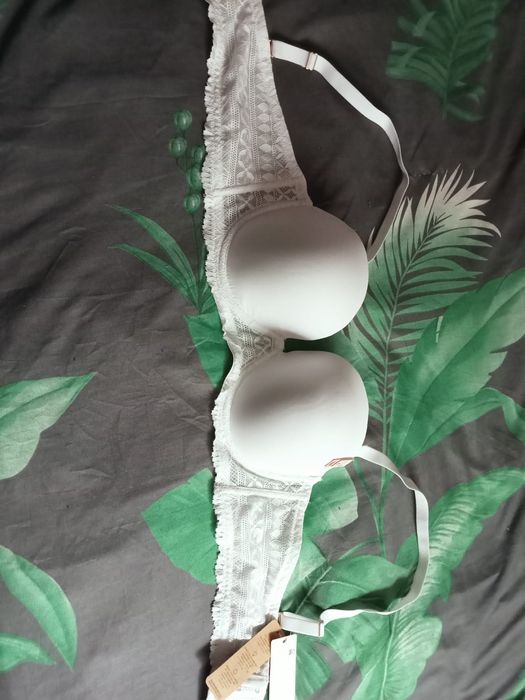 Biustonosz marki ETAM