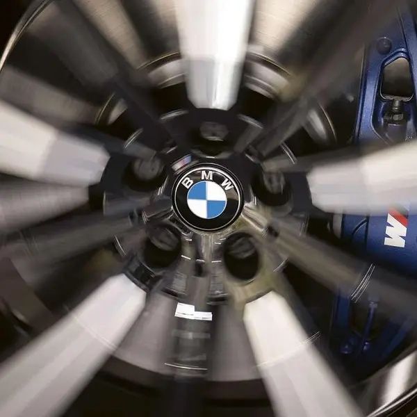 Фіксовані ковпачки дисків з логотипом BMW