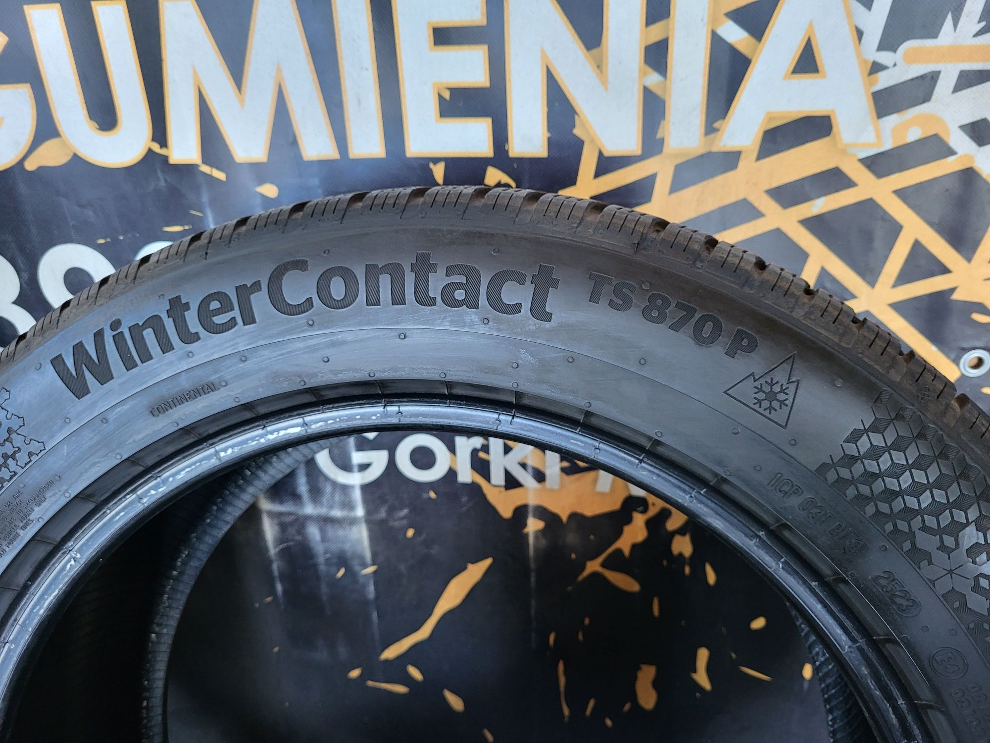 Opony zimowe 235/55/18 Continental 23rok