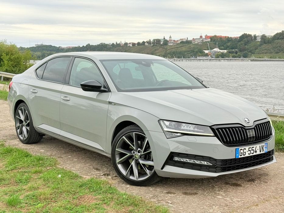 Skoda Superb Skoda_Superb_SportLine_200KM_4x4_Nardo_Grey_Bezwypadkowy