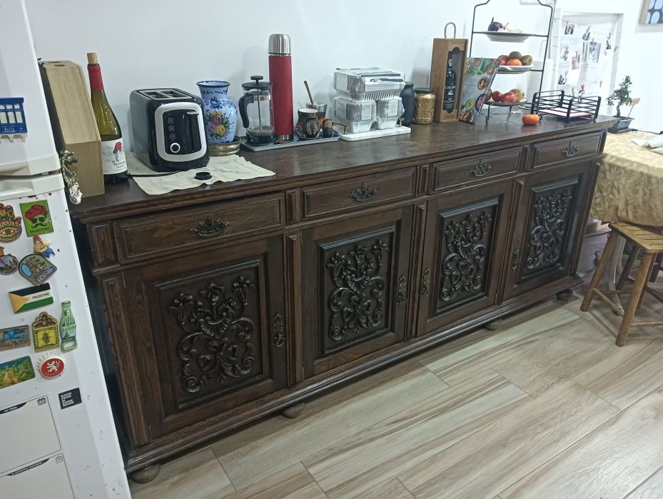 Aparador móvel antigo