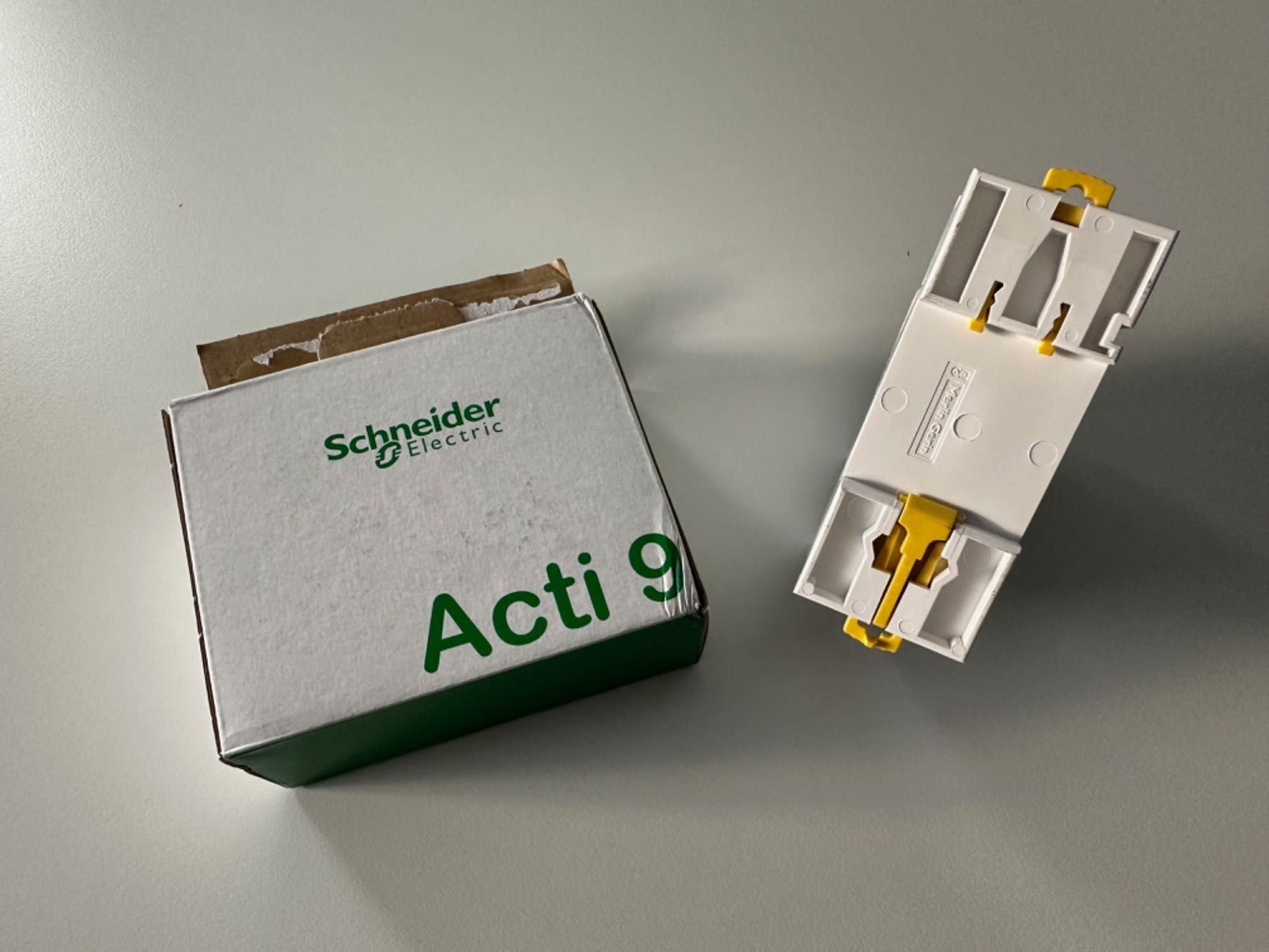 Diferencial Superimunizado Schneider A9R61240 2P 40A 30mA A-SI Novo