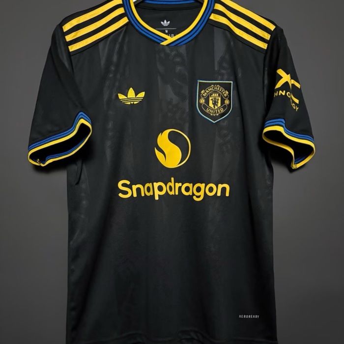 Футбольна форма Манчестер Юнайтед 25-26/ Футбольное джерси Манчестер