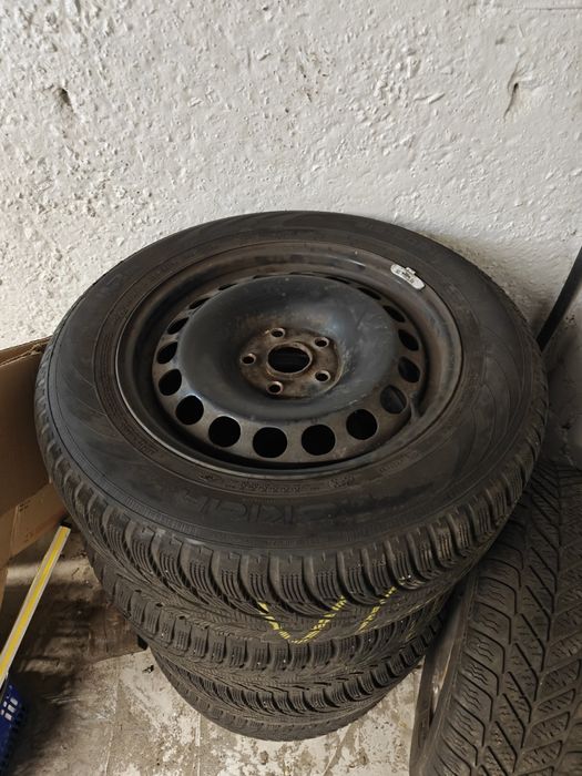 Nokian 215 60 r16