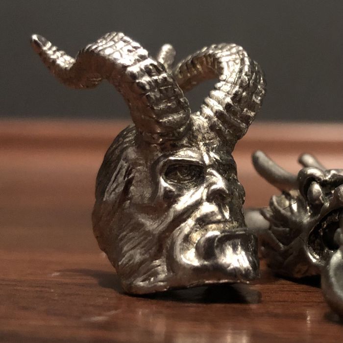 Намистина для темляка Хелбой з рогами