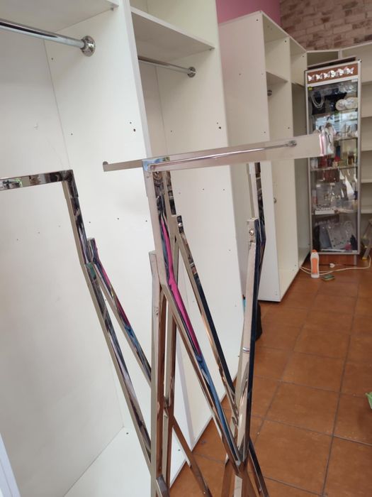 Wyposażenie sklepu Wieszaki sklepowe,na okulary,listwy,poprzeczki itp