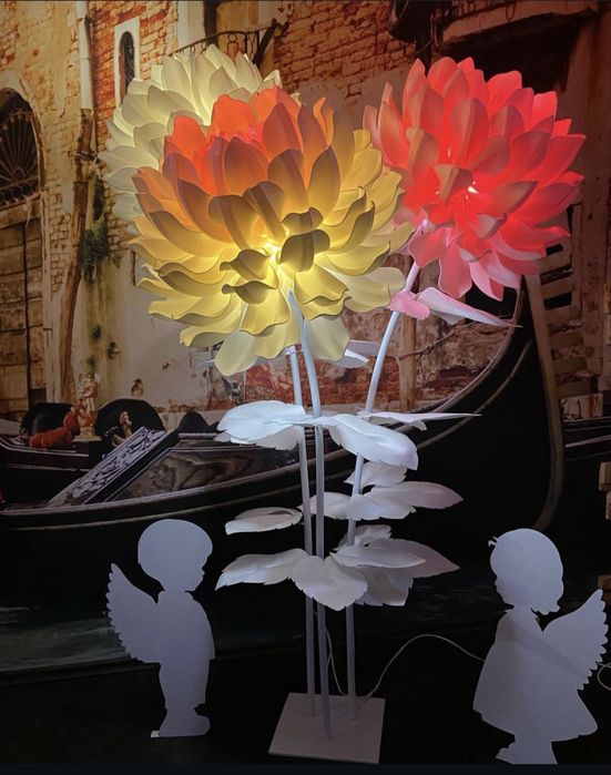 Ростові  квіти  з  ізолону з підсвіткою