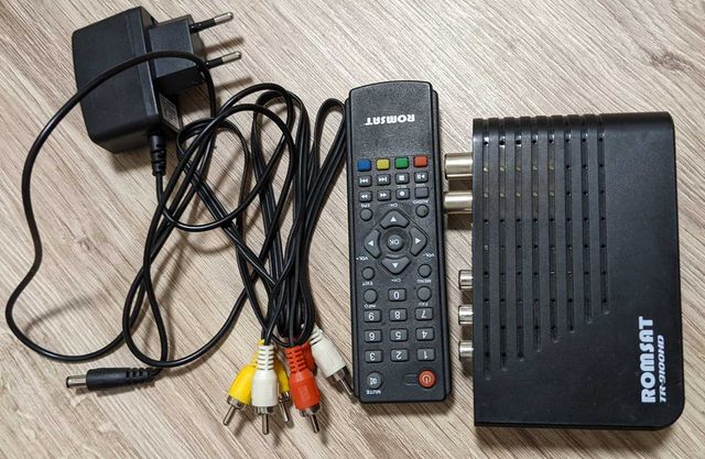 Romsat TR-9100HD тв-приставка DVB-T2 тюнер