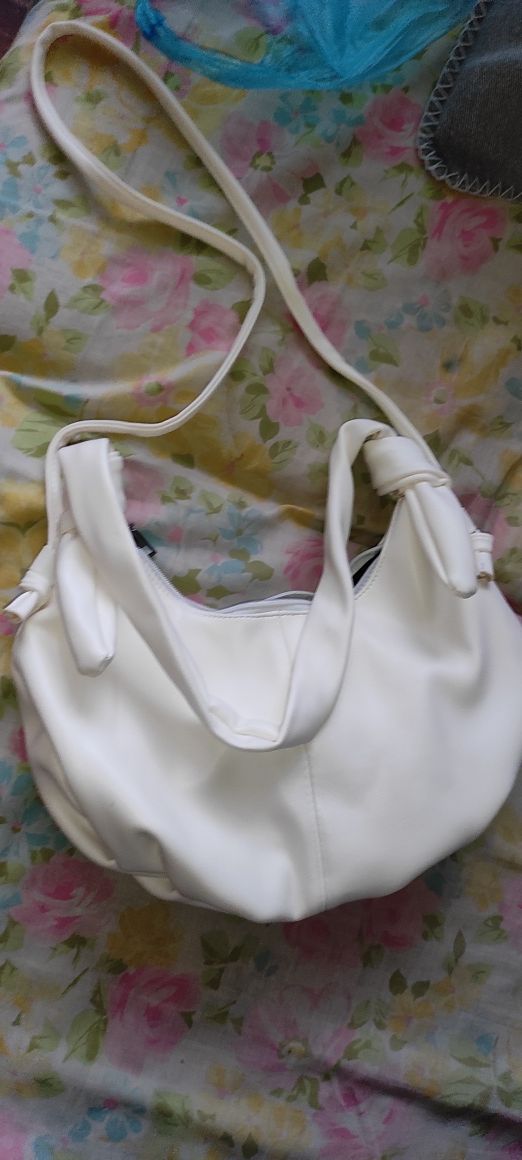 Жіноча біла сумочка нова (кожзам)