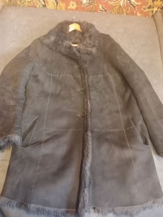 Дублёнка женская натуральная шоколадного цвета. Размер 48-50