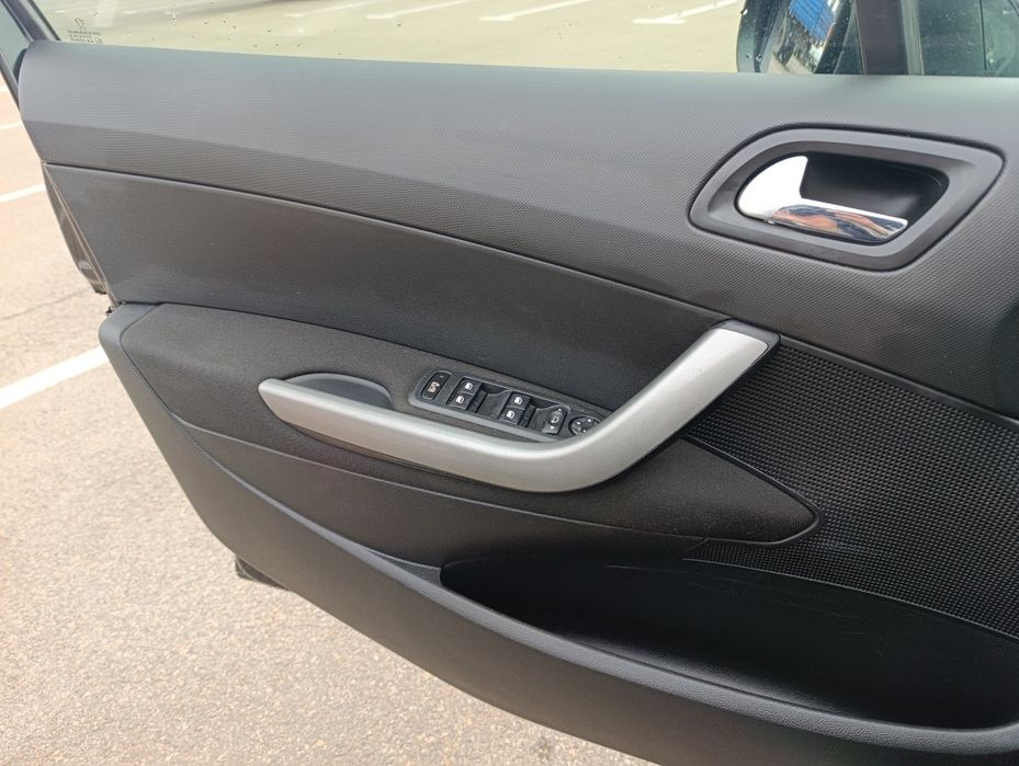 Peugeot 308sw 1.6 бенз 2008р.