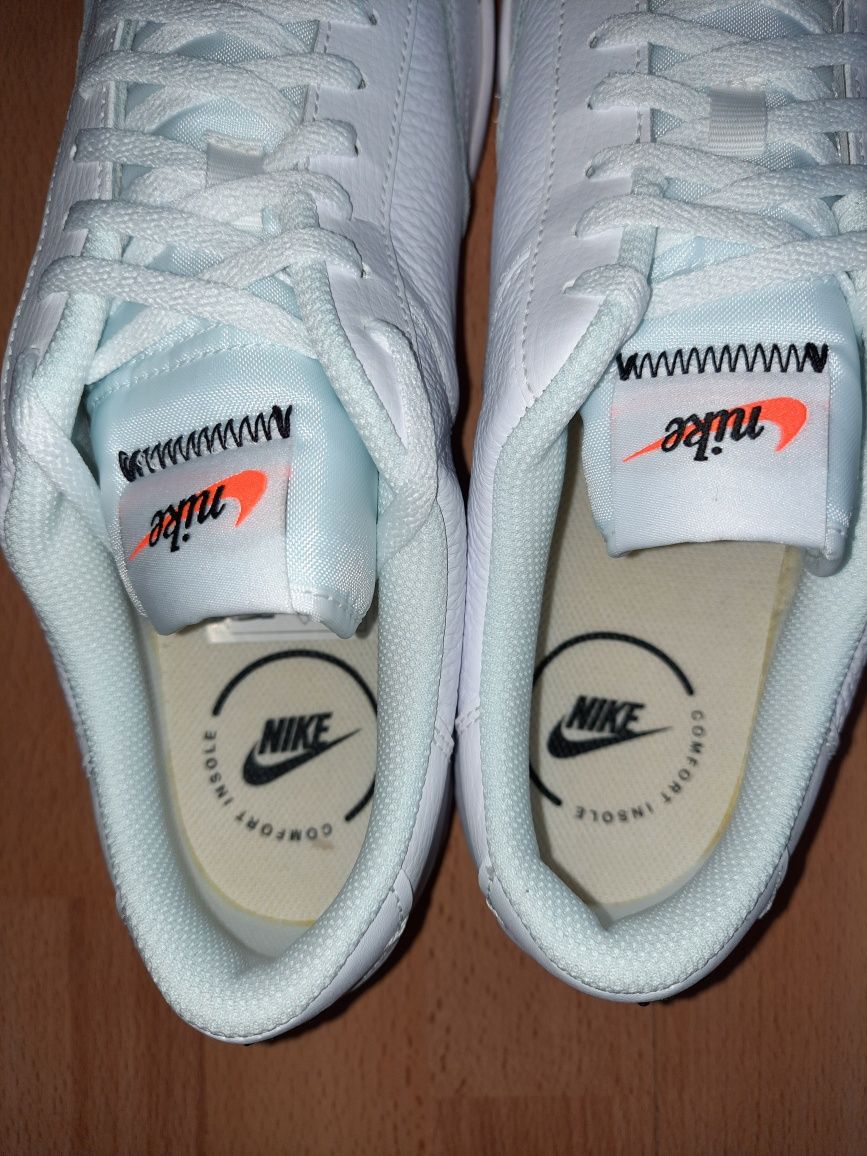 Оригінальні чоловічі кросівки Nike Court Vintage Premium White (CT1726